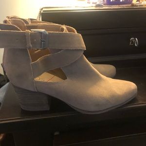 8.5 Sole Society booties
